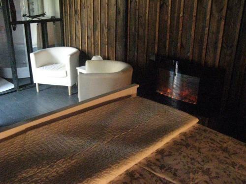 Hostal Les Troglos De Beaulieu