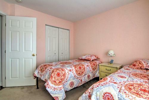Spacious Millville Townhome About 3 Mi To Beach!