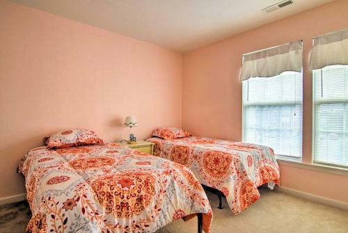 Spacious Millville Townhome About 3 Mi To Beach!