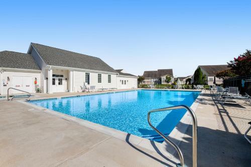 Bayview Landing -- 37498 Oliver