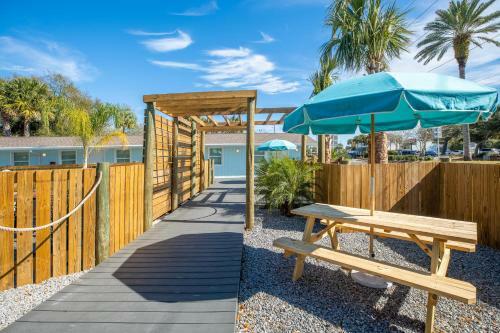 Hotel Salt Air Inn & Suites