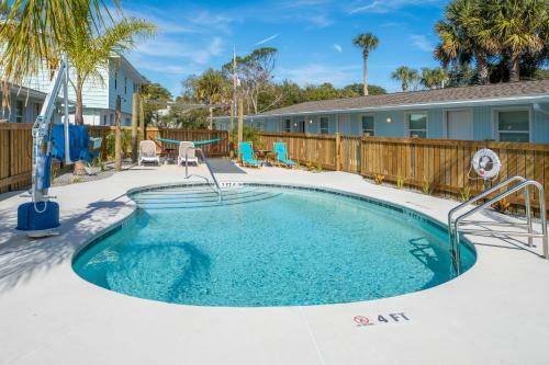 Hotel Salt Air Inn & Suites