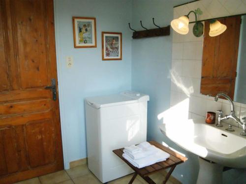 Holiday Home La Maison Du Brun Besignan
