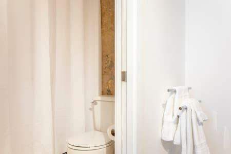 Apartamento Big Bright 1 Br At U/shaw + 14th On Quaint Swann