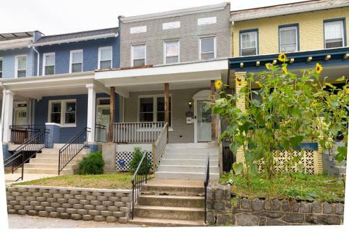 The Gray House By Gallaudet 4 Br