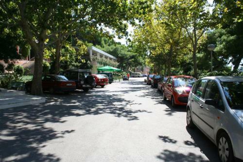 Apartments By The Sea Omis - 771
