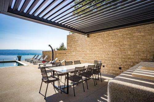 Villa Dispet With Heated Pool, Jacuzzi, Sauna And Cinema