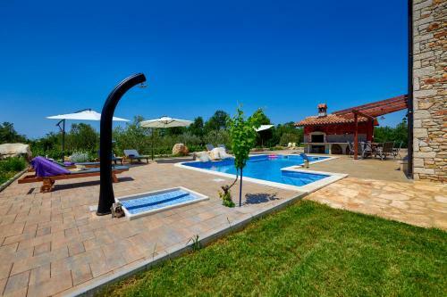 Villa Relax House Surrounded By Olives And Vineyard