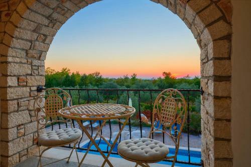 Villa Relax House Surrounded By Olives And Vineyard
