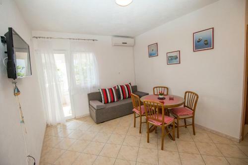 Apartments Pivac - Lokva Rogoznica