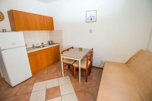 Apartments Pivac - Lokva Rogoznica
