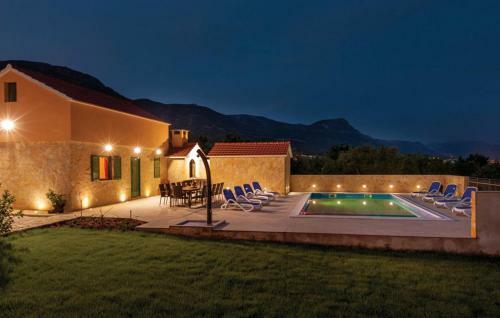 Villa Holiday Home Lucija ,trogir - Ka?tel Stari