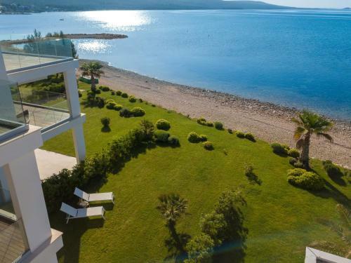 Unique Luxury Designers Apartment Right Next To The Beach