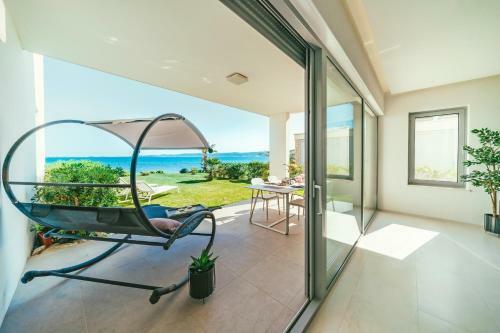 Unique Luxury Designers Apartment Right Next To The Beach
