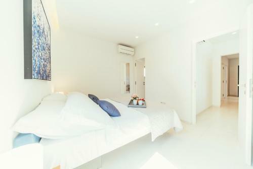 Unique Luxury Designers Apartment Right Next To The Beach