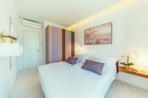 Unique Luxury Designers Apartment Right Next To The Beach