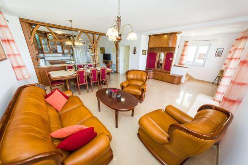 Holiday Home Sunshine