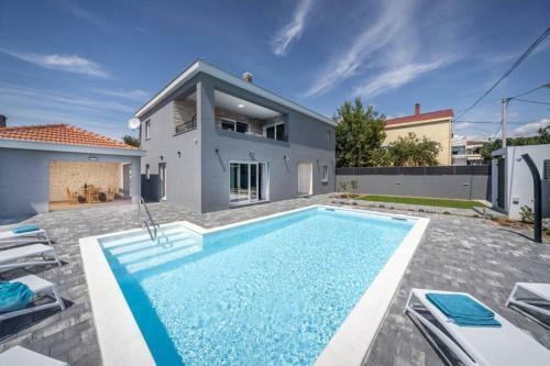 Villa Danica With Pool