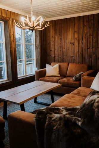 Leikvin Hytta - Mountain Cabin With A Spectacular View