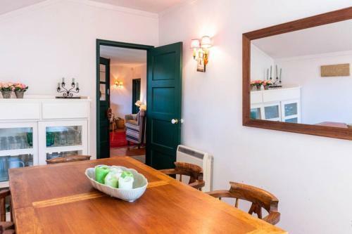 Sintra ? Banz�o House With Swimming Pool