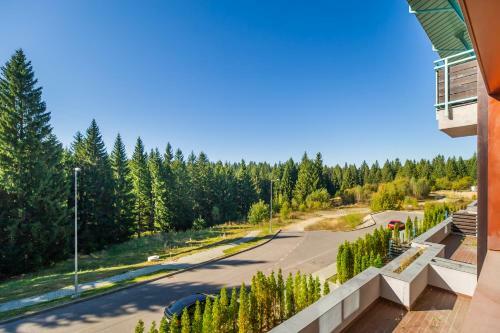Sunny Apartment In Silver Mountain