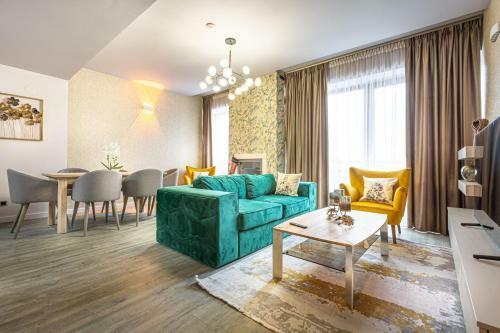 Kron Luxury 2 Bedroom Apartment In Silver Mountain