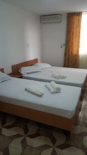 Hostal Vila Yza