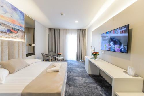 Mirage Beach Spa Hotel