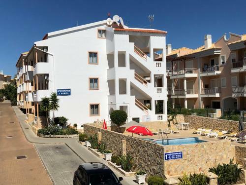 Apartamento T1 (2-4 Per.)com Piscina, Perto Da Praia