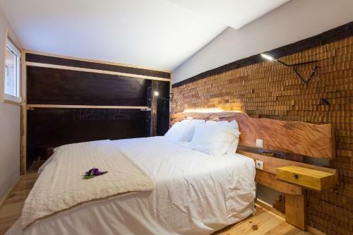 Bed & Breakfast Feel At Home Guest House