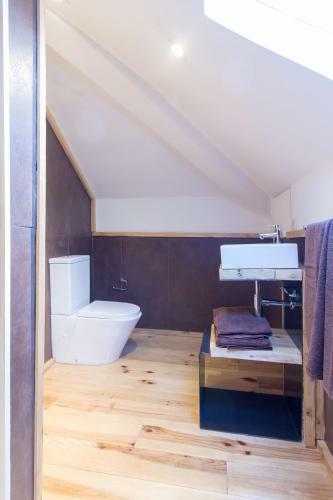 Bed & Breakfast Feel At Home Guest House