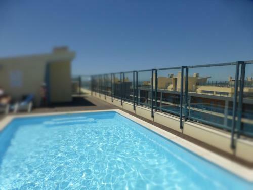 Algarve, T2 Apartment With Pool In Olh�o