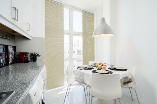 Beautiful Modern Apartment In Olh�o, Algarve