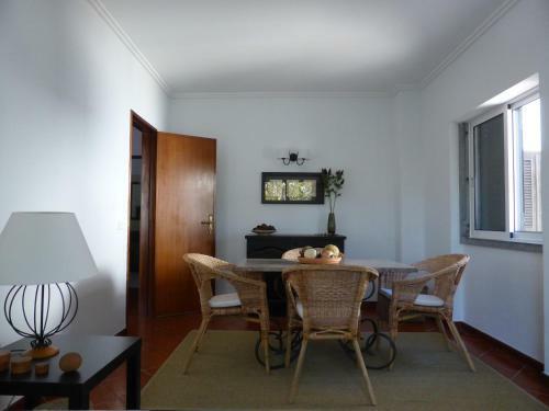 Apartamento Praia Das Avencas Apt Junto Ao Mar Com Estacionamento E AC