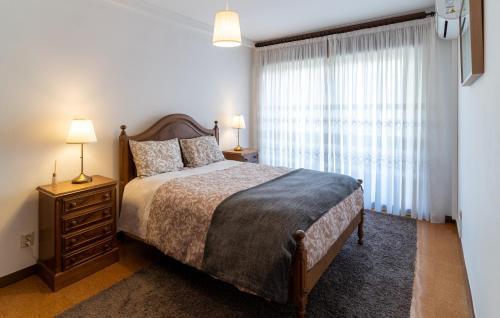 Cozy 3 Room Apartment In Penafiel Centre