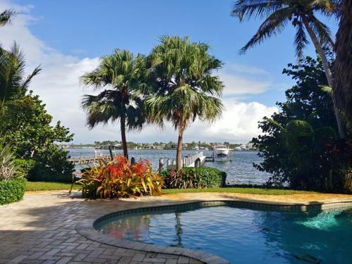 Villa W/ Private White Sand Beach