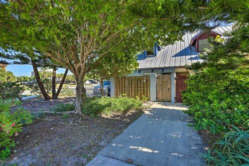 Cape Canaveral Home With Balcony Walk To Beach