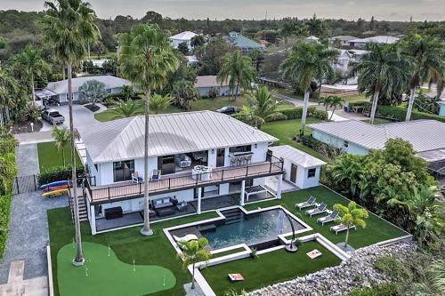 Waterfront Retreat With Pool Near Bonita Beach!