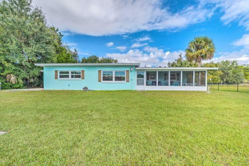 Vivid Crystal River Home With Screened-in Porch