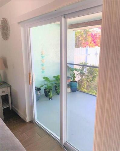 Beautiful Bright & Sparkling 2bed 1bath Beach Retreat - Unit 212