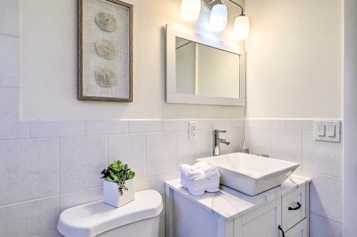 Cute And Cozy Florida Duplex Walk To Beaches!