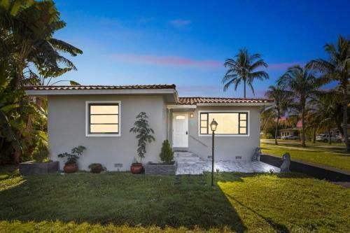 Amazing Escape Close To Dania Beach! Home