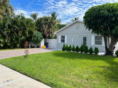 Your Beach Home In Sunny Delray, Near Atlantic Ave