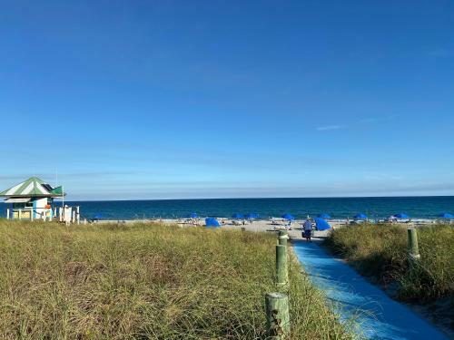 Your Beach Home In Sunny Delray, Near Atlantic Ave