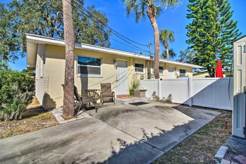 Comfy Dunedin Escape 1 Block To Main Street!