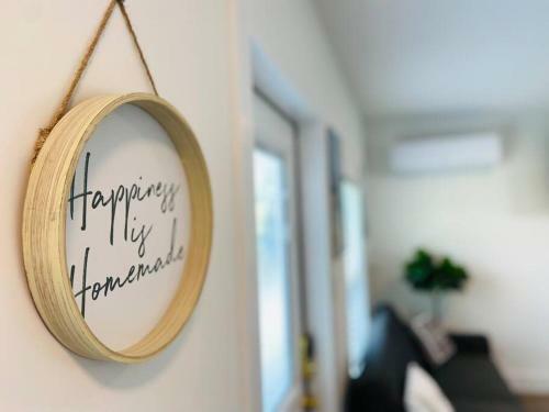 New! The Cutest Tiny Home W/ Pool. Couples Retreat