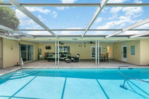 Davis Oasis