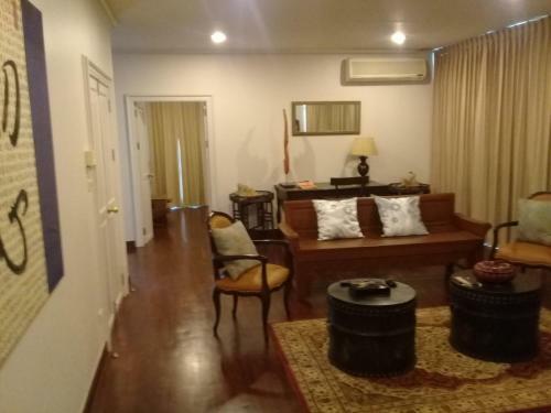 Apartamento Samsen Suites/ 2 Br Suites For Less