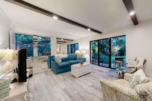 2103 Beach Wood