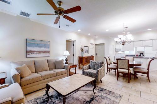Tennis Villas III